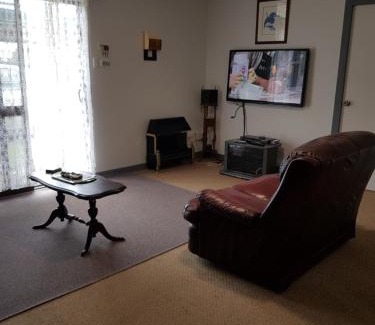 Kingscote Apartamento | Bayside Home-Now Backpacker's price in Kingscote Esplanade in Buller