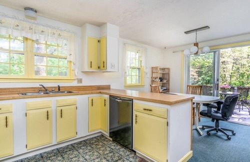 North Eastham Casa | Bayside Home Within a Mile of Kingsbury Beach and Wiley Park
