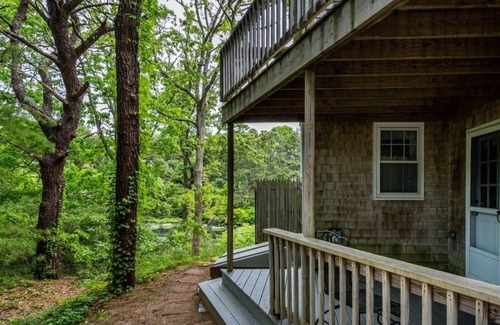 North Eastham Casa | Bayside Home Within a Mile of Kingsbury Beach and Wiley Park