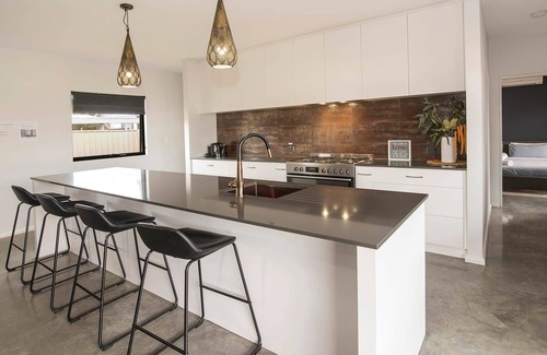 Busselton Casa | Bayside Luxury Escape Busselton- EV CHARGER AVAILABLE