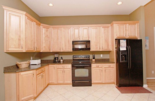 The Commons Casa | Bayside Resort house w/shared sauna, private gas grill, golf on-site & fireplace