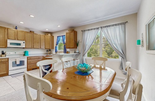 Sun Ridge Casa | Bayside Resort townhouse w/ balcony, free WiFi, pool, and golf on-site