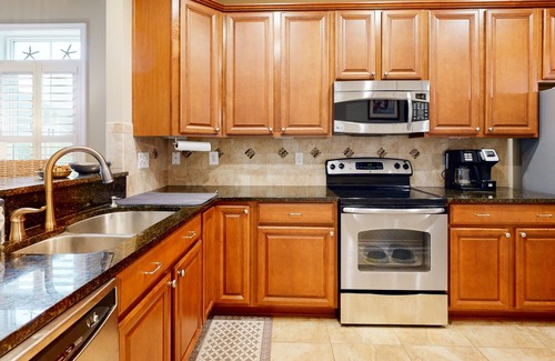 The Commons Casa | Bayside Resort townhouse with hot tub, pools, golf, game room, gym - dogs OK