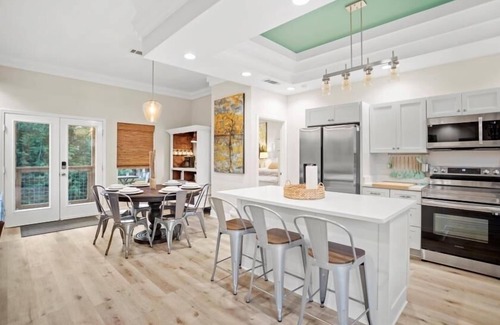 Diamondhead Casa | Bayside Retreat - 2250 sq ft Bay House w/dock, fire pit, & tons of amenities