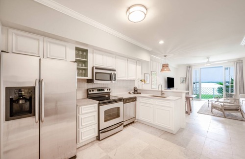 Islamorada Villa | Bayside Tranquility: 3 Relaxing Villa w/ Spacious Living Area & Kitchen