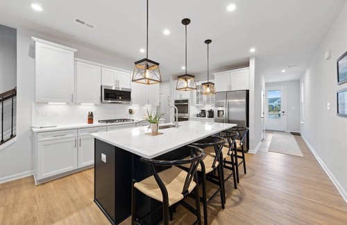 Bayside Casa | Bayside * W. Fenwick Is. *20117* 5BR, 4.5 Baths, 3 Suites, Luxury Twin-House