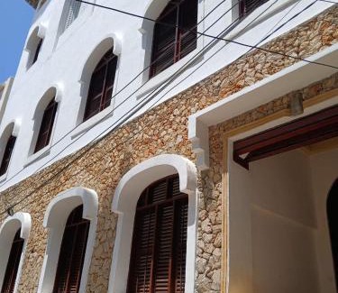 Lamu Cama Y Desayuno | Baytulkher