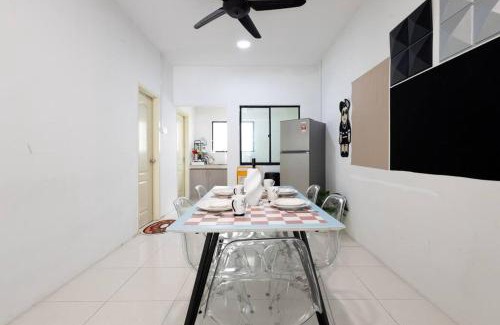 Kampung Pengkalan Casa | Bayu Tasik Guest House Pengkalan- free netflix