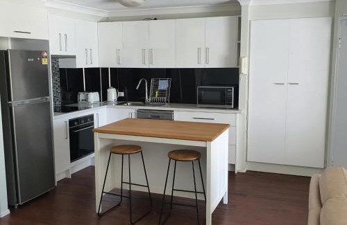 Runaway Bay Apartamento | Bayview Bay Apartments and Marina