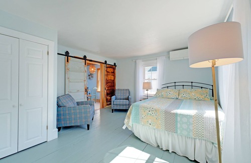 Belfast Casa | Bayview Beauty - Beautiful antique oceanfront home big enough for everyone.