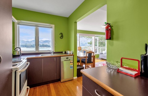 Diamond Harbour Casa | Bayview Beauty - Charteris Bay Holiday Home