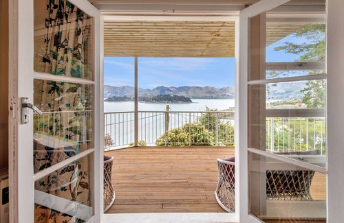 Diamond Harbour Casa | Bayview Beauty - Charteris Bay Holiday Home