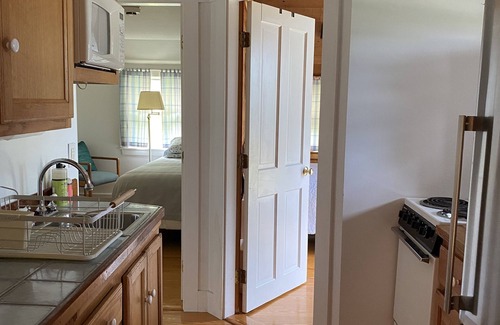 Gloucester Cabaña | Bayview Guest Cottage