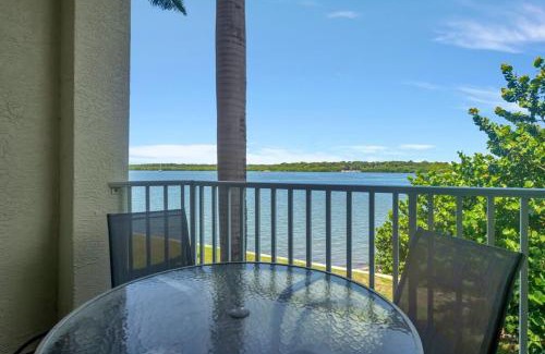 St. Petersburg - Clearwater Apartamento | Bayview Oceanside Condo with Pool and Private Balcony