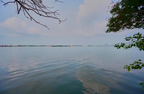 Kochi Apartamento | BayView Retreat Premium Stay at Marine Drive Kochi