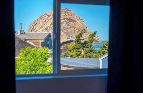 Morro Bay Casa | Bayview Retreat - Remodeled, Rock View, King Beds!