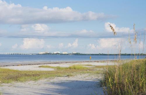 Fort Myers Beach Casa | Bayview Sunset Getaway A by Sun Palace Vacations