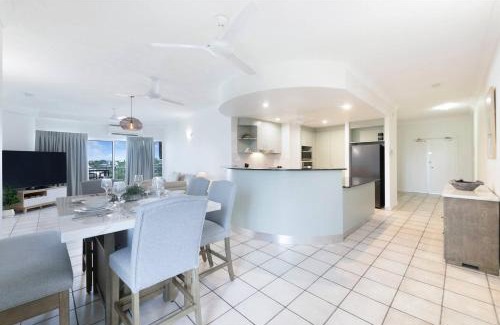 Cullen Bay Apartamento | Baywatch Escape - Beachside Living near Darwin CBD