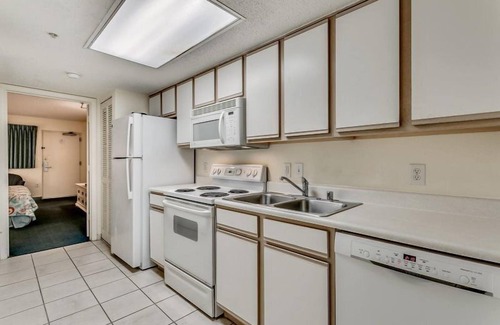 Crescent Beach Condominio | Baywatch Resort by Escape