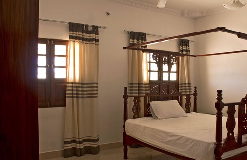 Bwejuu Casa | Bazi's House