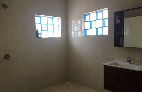 Bwejuu Casa | Bazi's House