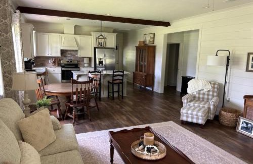 Petal Casa | BB's Cottage
