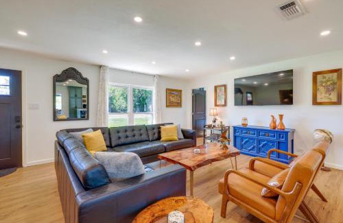 Johnson City Casa | BBQ Ready and Fire Pit Chic Johnson City Home