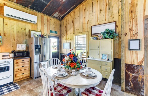 Enterprise Cabina | BBQ Ready: Farm-Style Kinston Hideaway w/ Pool