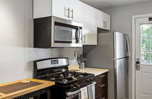 Brookwood Apartamento | (BC1bK) Professional Condo w/ Wi-Fi Perfect for Business Travelers