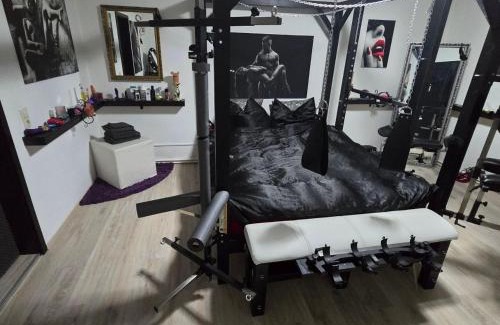 Zeitz Apartamento | BDSM-Fotostudio Ferienwohnung