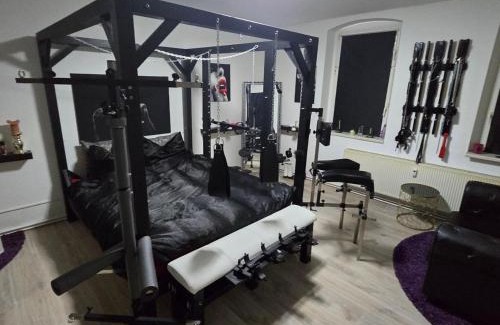 Zeitz Apartamento | BDSM-Fotostudio Ferienwohnung