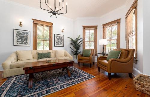 Jacksonville Beach Apartamento | Be a Nomad - Charming Pool House 1 block to beach