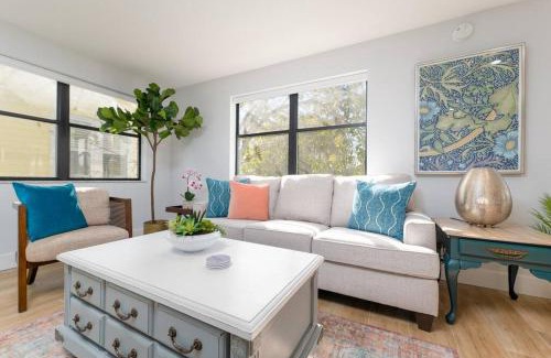 Jacksonville Beach Apartamento | Be A Nomad - Entire Triplex - Steps to the beach