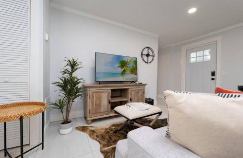 Jacksonville Beach Apartamento | Be A Nomad - Entire Triplex - Steps to the beach