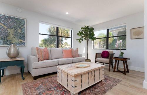 Jacksonville Beach Apartamento | Be A Nomad - Entire Triplex - Steps to the beach