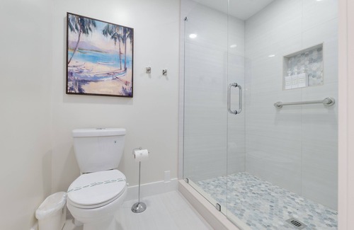Jacksonville Hotel | Be A Nomad | Oceanfront Boutique Hotel | {2FL King}