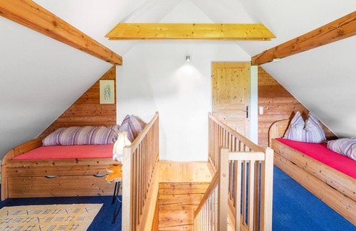Schwarzenberg am Boehmerwald Casa | Bonita casa con estanque natural para nadar