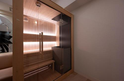 Showa Hotel | BE FREE HOTELS甲府は2025年8月にカップル専用のホテルをフルリノベーションした まったく新しいスタイルのホテルです様々なご利用者様の自由な過ごし方を提供するホテルとしてBE FREE HOTELsと名付けました