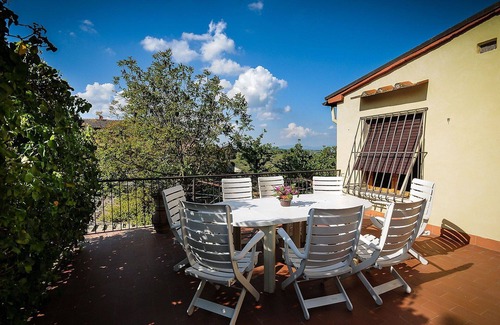 Mercatale Val di Pesa Apartamento | Precioso apartamento para 6 personas con WIFI, terraza y aparcamiento, cerca de Greve In Chianti