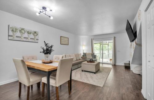 Ocala Casa | Be Our Guest - Cozy Townhome near Downtown Ocala townhouse