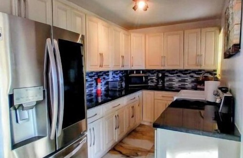 West Park Casa | Be Our Guests! Cozy 3/2 w/ Oversized Yard Awaits