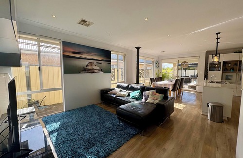 Reinscourt Casa | Be Wowed by Bayou – Family Fun by the Beach