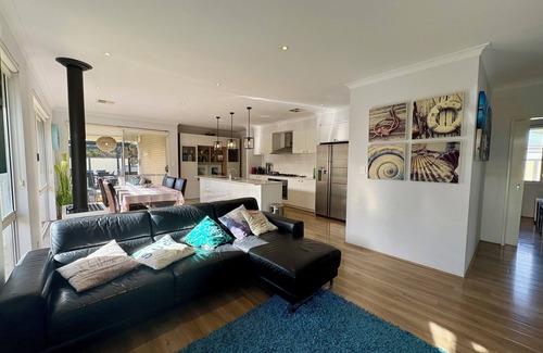 Reinscourt Casa | Be Wowed by Bayou – Family Fun by the Beach