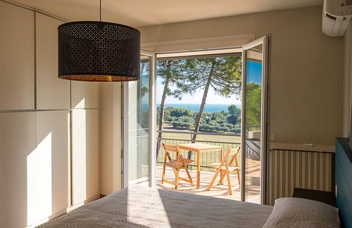 Pesaro Cama Y Desayuno | Bea&Berto | Complete apartment in the hills, a stone's throw from the sea