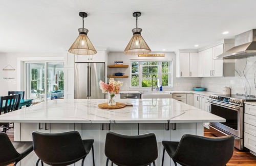 Kennebunk Casa | BEACH! 4Bdrm-Fire pit/patio/outdoor shower!