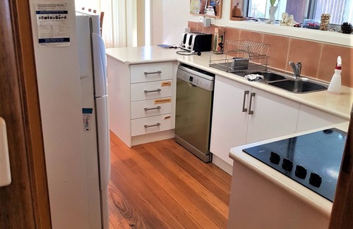 Portarlington Casa | Beach 650m, town center 450m. Pet & child friendly backyard with undercover deck