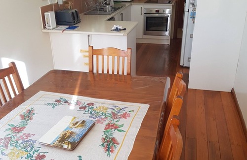 Portarlington Casa | Beach 650m, town center 450m. Pet & child friendly backyard with undercover deck