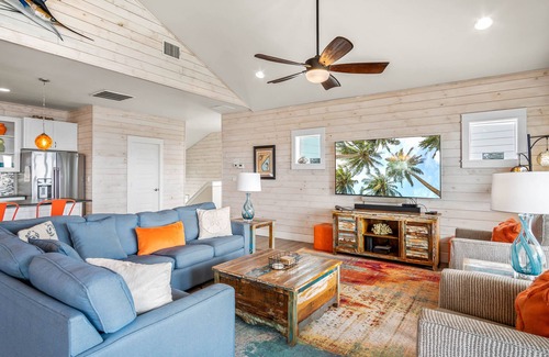 Port Aransas Casa | Beach-A-Holic | Views, Private Pool, Walk To Beach