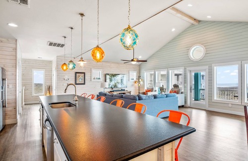 Port Aransas Casa | Beach-A-Holic | Views, Private Pool, Walk To Beach