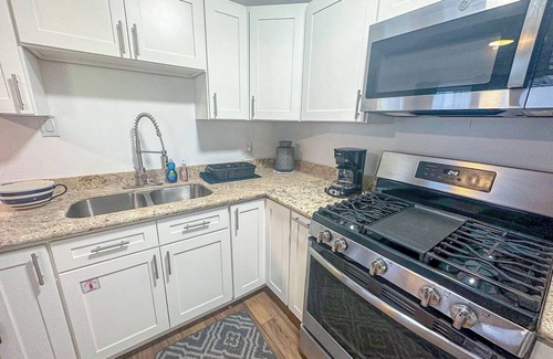 Long Beach Casa | Beach Access BBQ Grill Cozy Studio WIFI